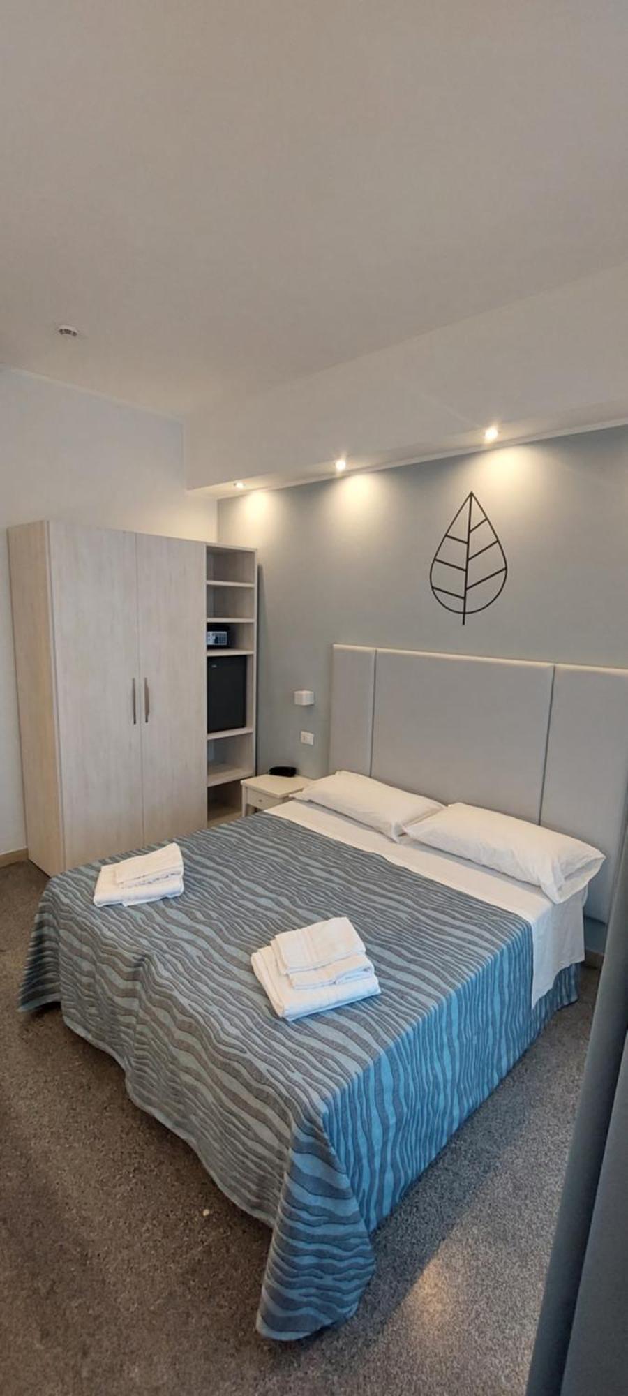 Hotel Caravel Park Rimini Exteriör bild