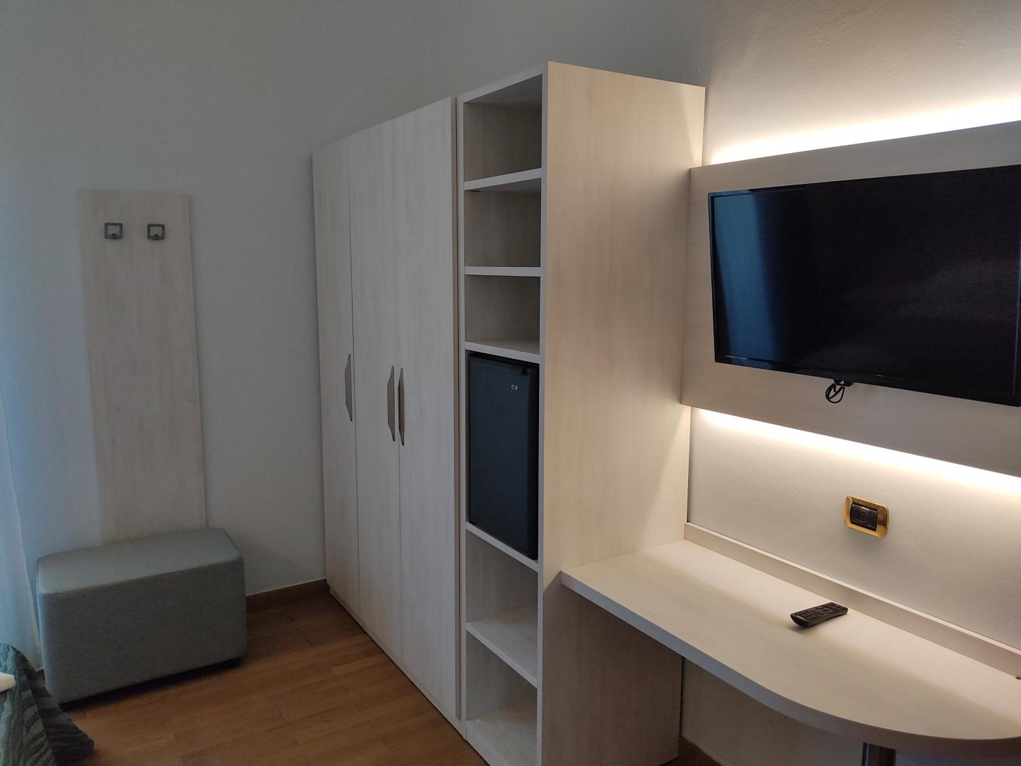 Hotel Caravel Park Rimini Exteriör bild
