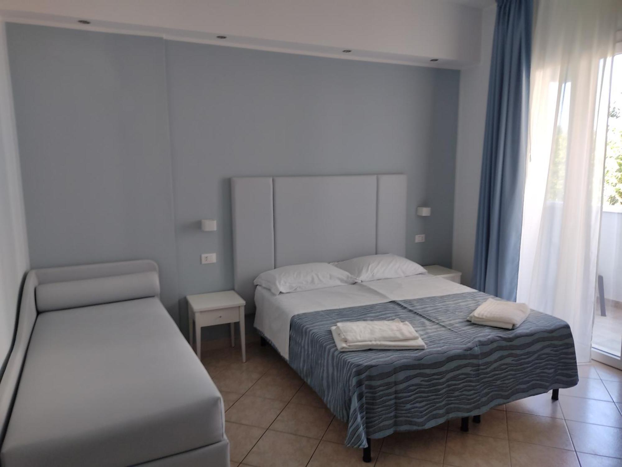 Hotel Caravel Park Rimini Exteriör bild